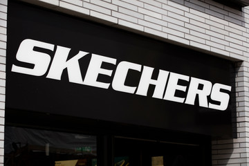 sort skechers logo